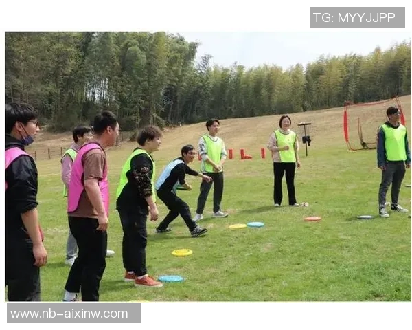 飞盘魅力揭秘广州飞盘队如何实现战术转换与团队协作 飞盘魅力揭秘广州飞盘队如何实现战术转换与团队协作