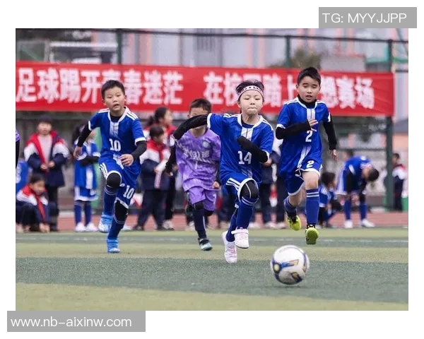 学校举行足球赛激发学生热情展现团队精神与运动风采 学校举行足球赛激发学生热情展现团队精神与运动风采